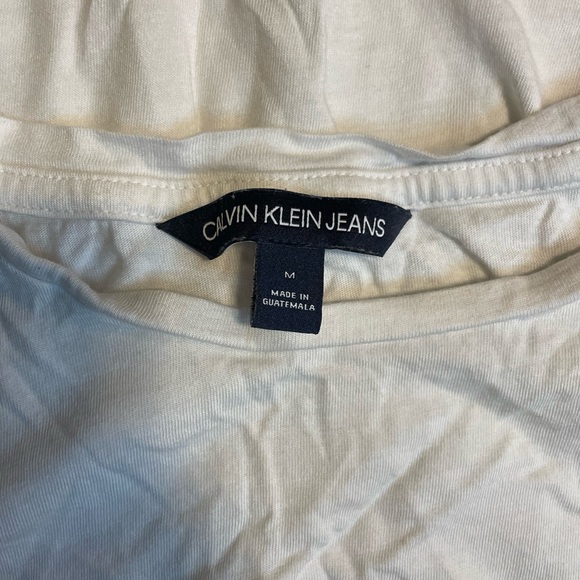 White Calvin Klein T-Shirt. Size Medium. - Picture 3 of 3